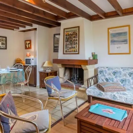 Апартаменты Nice House In A With Swimming Pool *