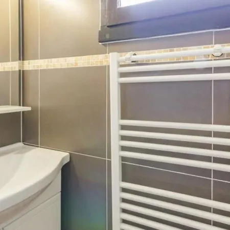 Апартаменты Nice House In A With Swimming Pool *